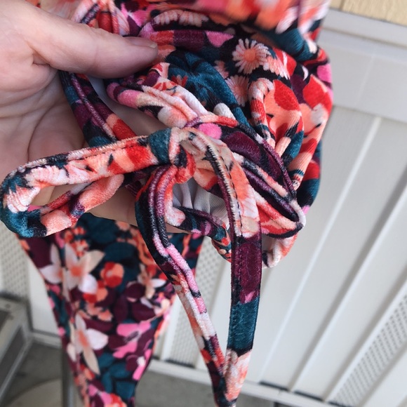 NWT Beautiful Bright Floral Colorful BCBGeneration Dress 👗 Size 12 - Picture 9 of 17